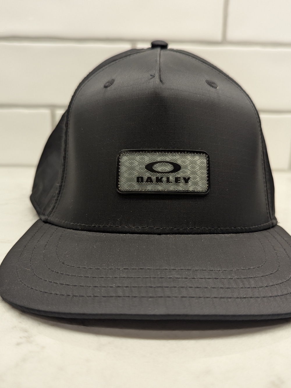 Oakley Black Men's Logo Patch Snapback Hat